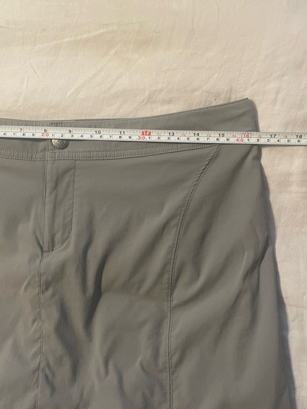 Columbia Light Gray Active Skort with Interior Drawstring Sz 10 - Picture 6 of 9